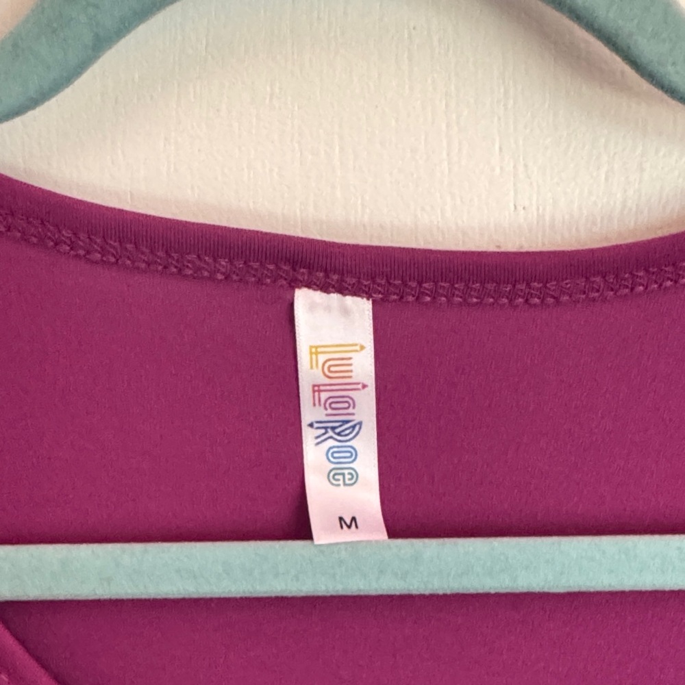 LuLaRoe Purple Lynnae Top and colorful OS Leggings NWT - Picture 2 of 8